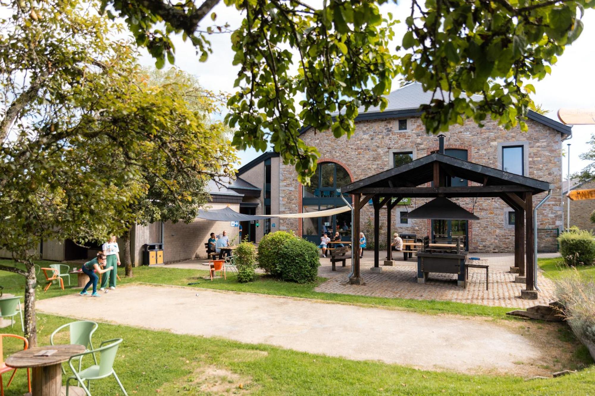 Auberge De Jeunesse De La Roche - Champlon Tenneville Exterior photo